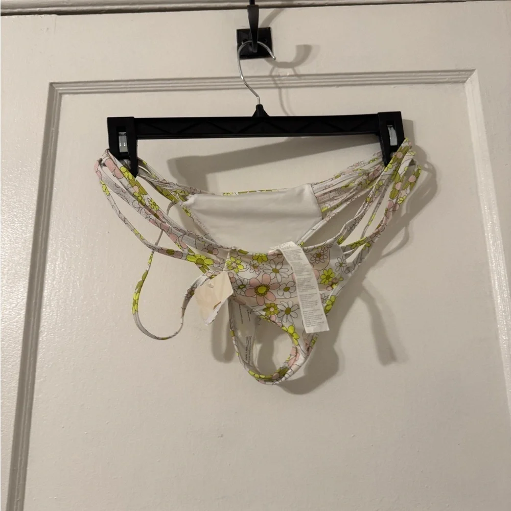 Fabletics High-Waisted Strappy Bikini Bottom NWT LARGE